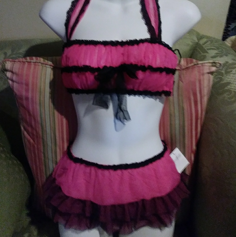 NWT. (2) FREDERICKS OF HOLLYWOOD 2 PC MED